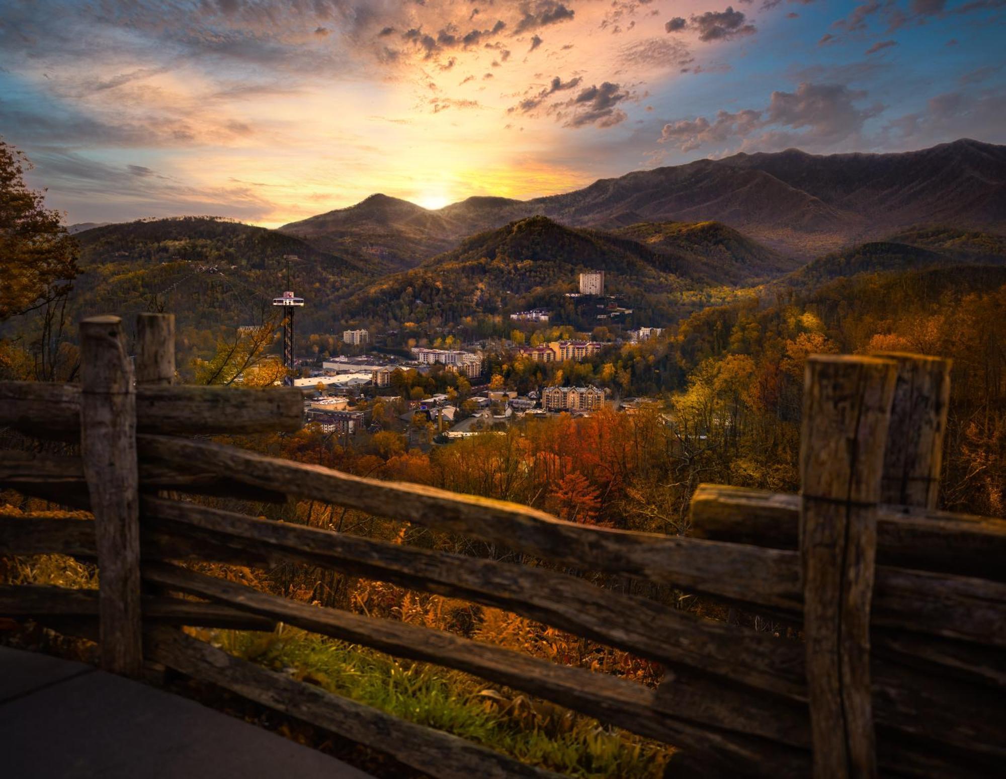 Lazy Bear Lodge, Hot Tub, Resort Pool, Wifi, 1089 Free Tickets Each Paid Day, Dollywood And More Gatlinburg Exterior foto
